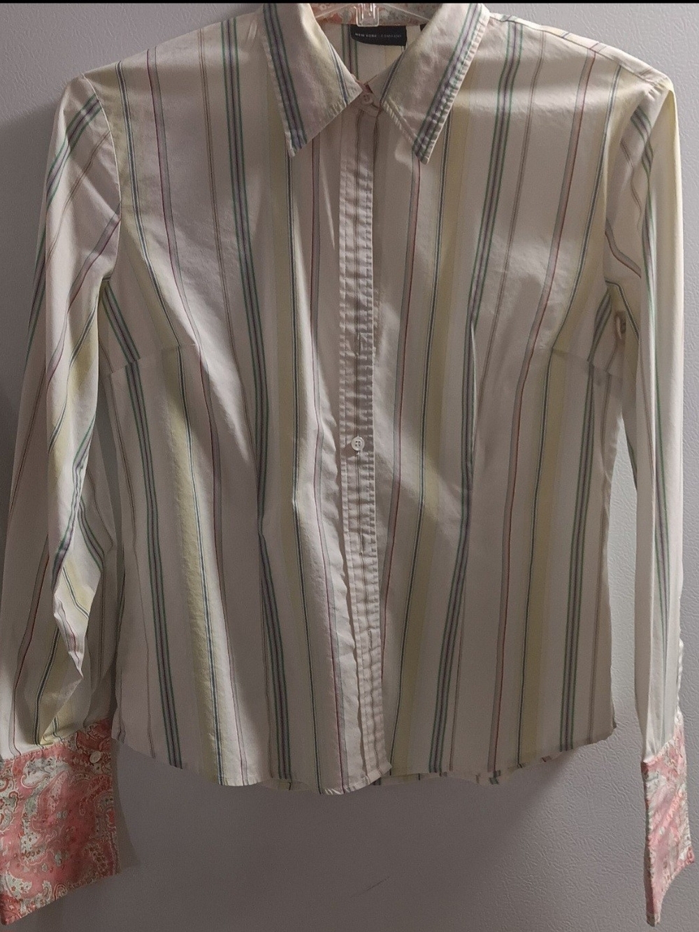Striped Button-Front Stretch Women's Shirt in White with Stripes/Paisley Cuffs